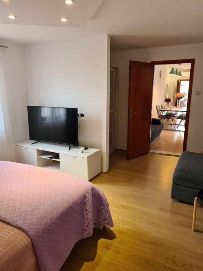 Volmefamily Appartement Pula Buitenkant foto