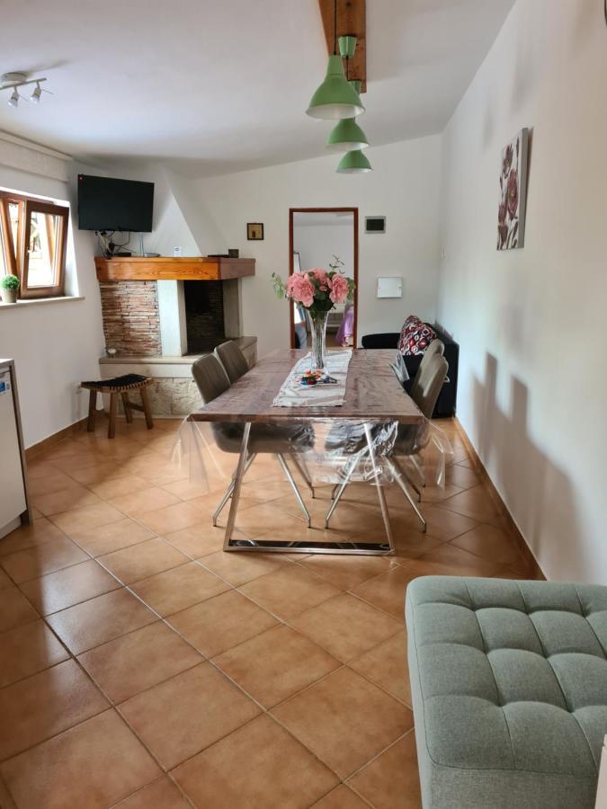 Volmefamily Appartement Pula Buitenkant foto